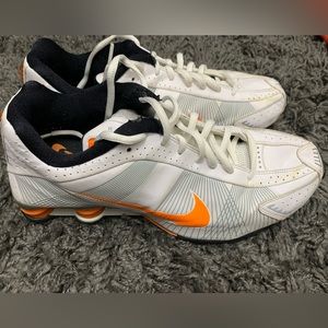 Nike Shox, wht/org, size 10.5